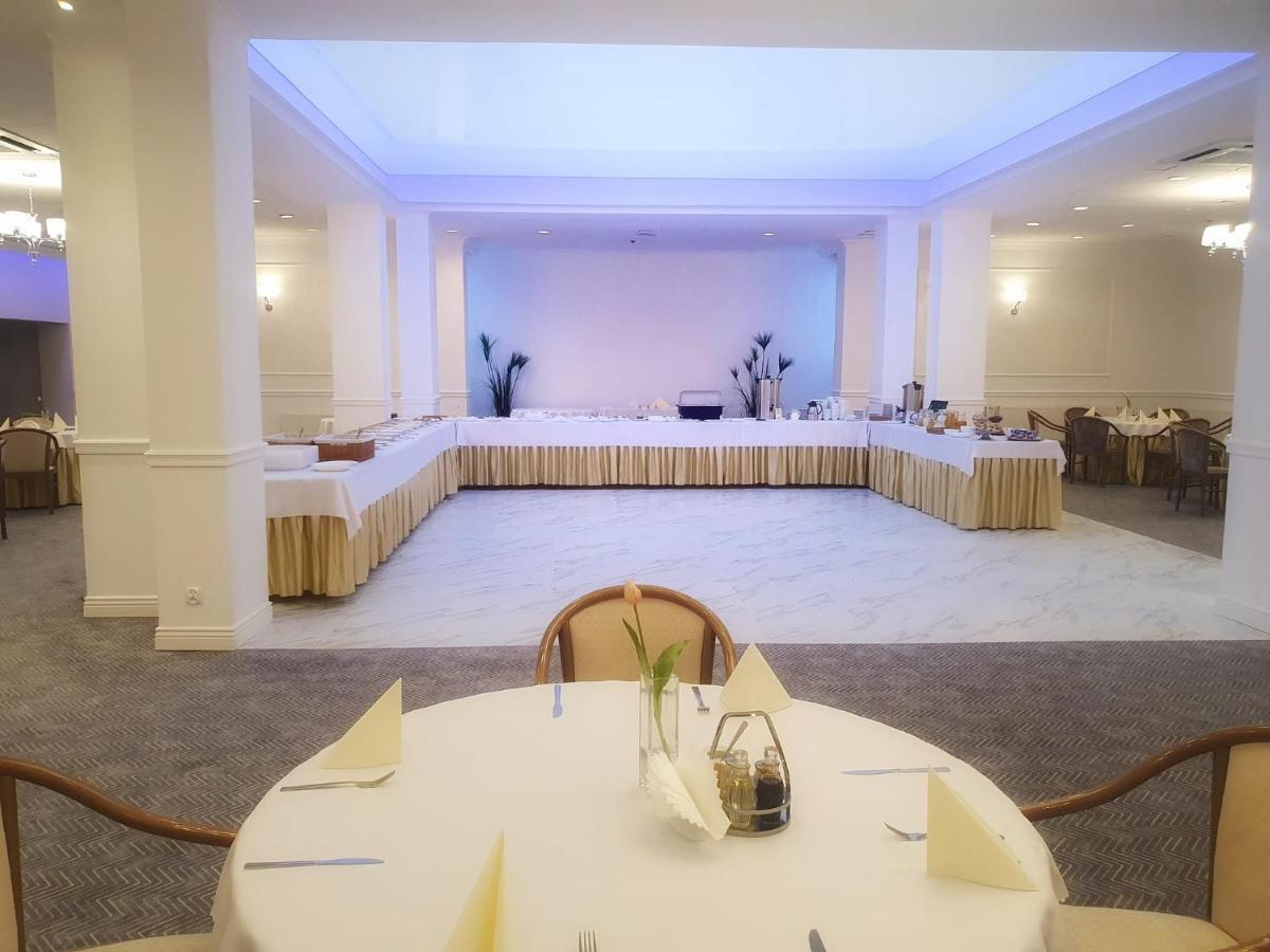 Hotel Gromada Arka Lux Koszalin Esterno foto
