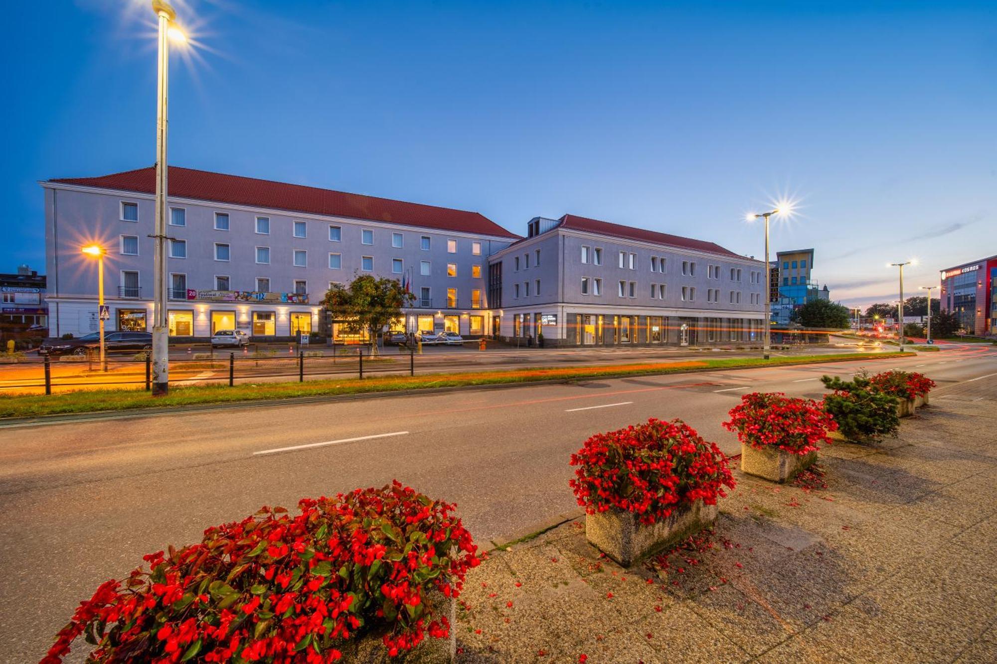 Hotel Gromada Arka Lux Koszalin Esterno foto
