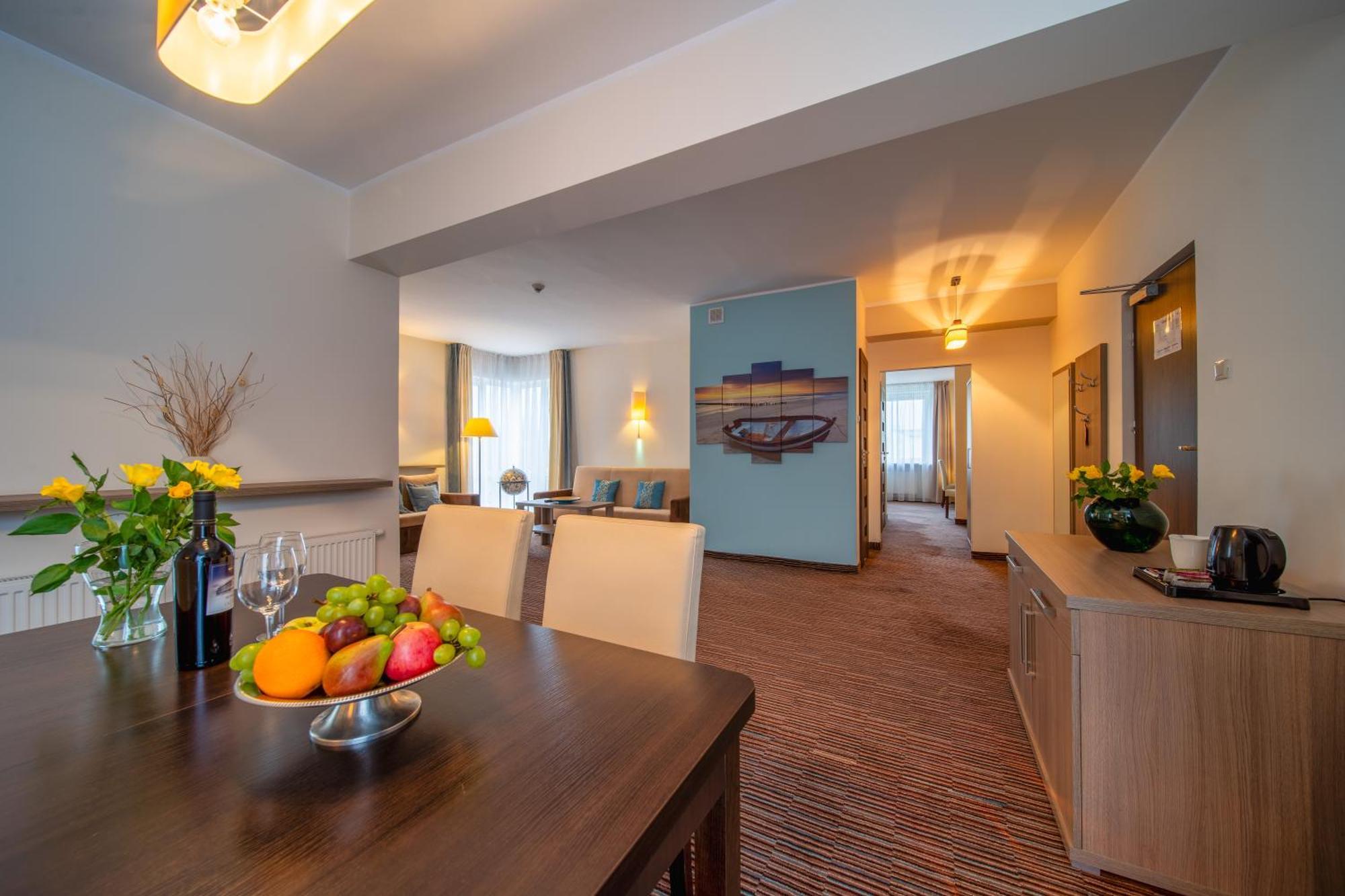 Hotel Gromada Arka Lux Koszalin Esterno foto