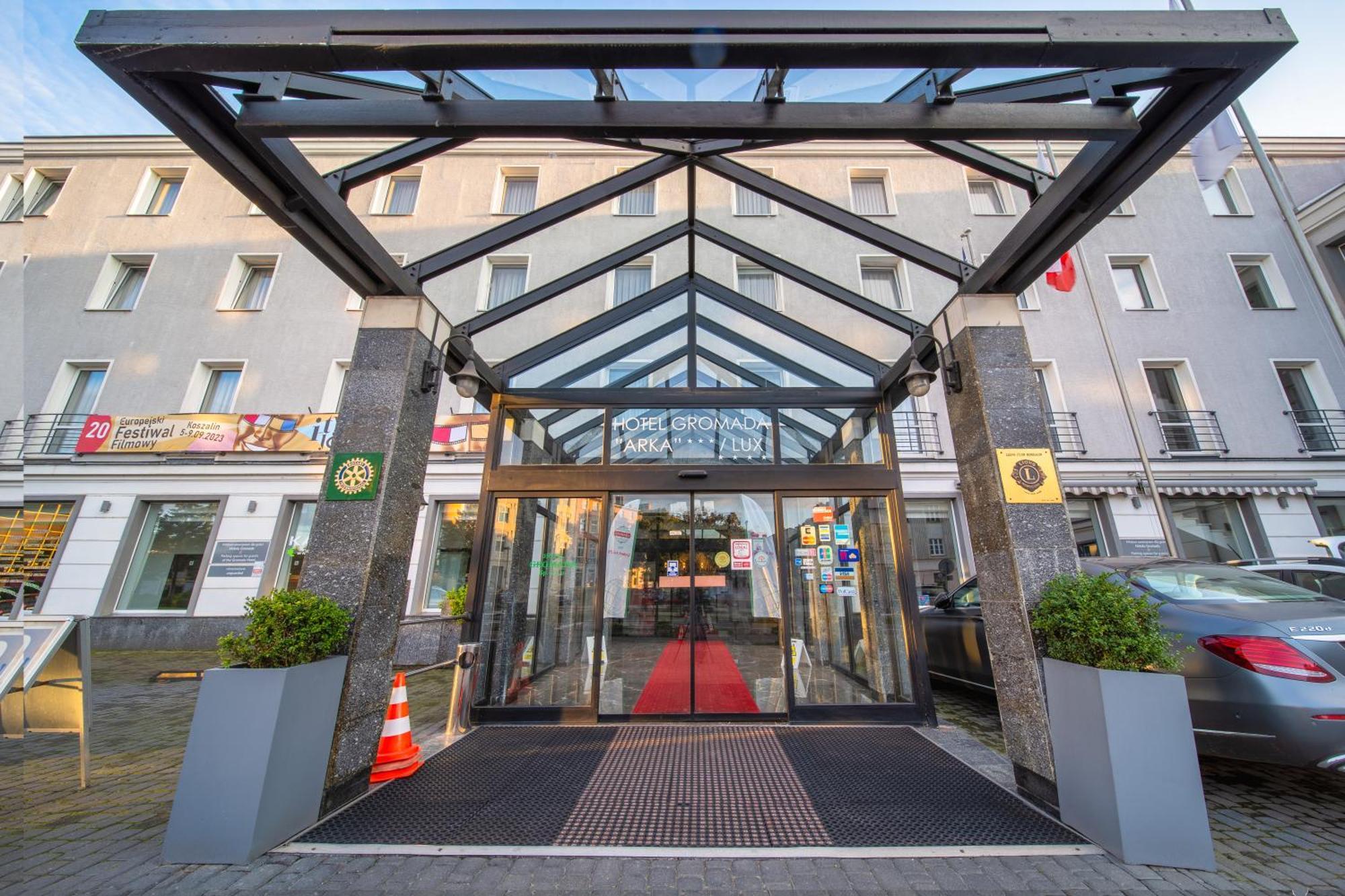 Hotel Gromada Arka Lux Koszalin Esterno foto