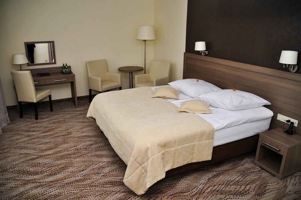 Hotel Gromada Arka Lux Koszalin Esterno foto