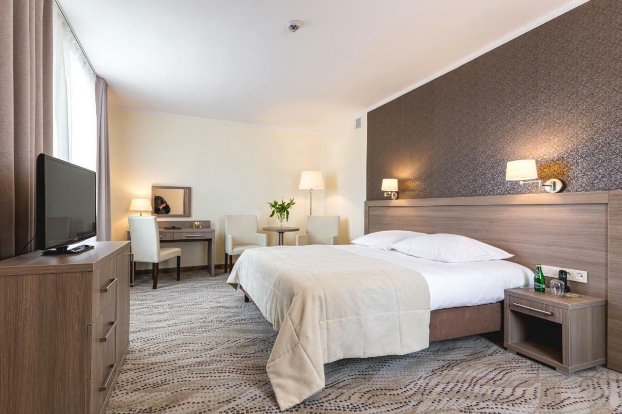 Hotel Gromada Arka Lux Koszalin Esterno foto